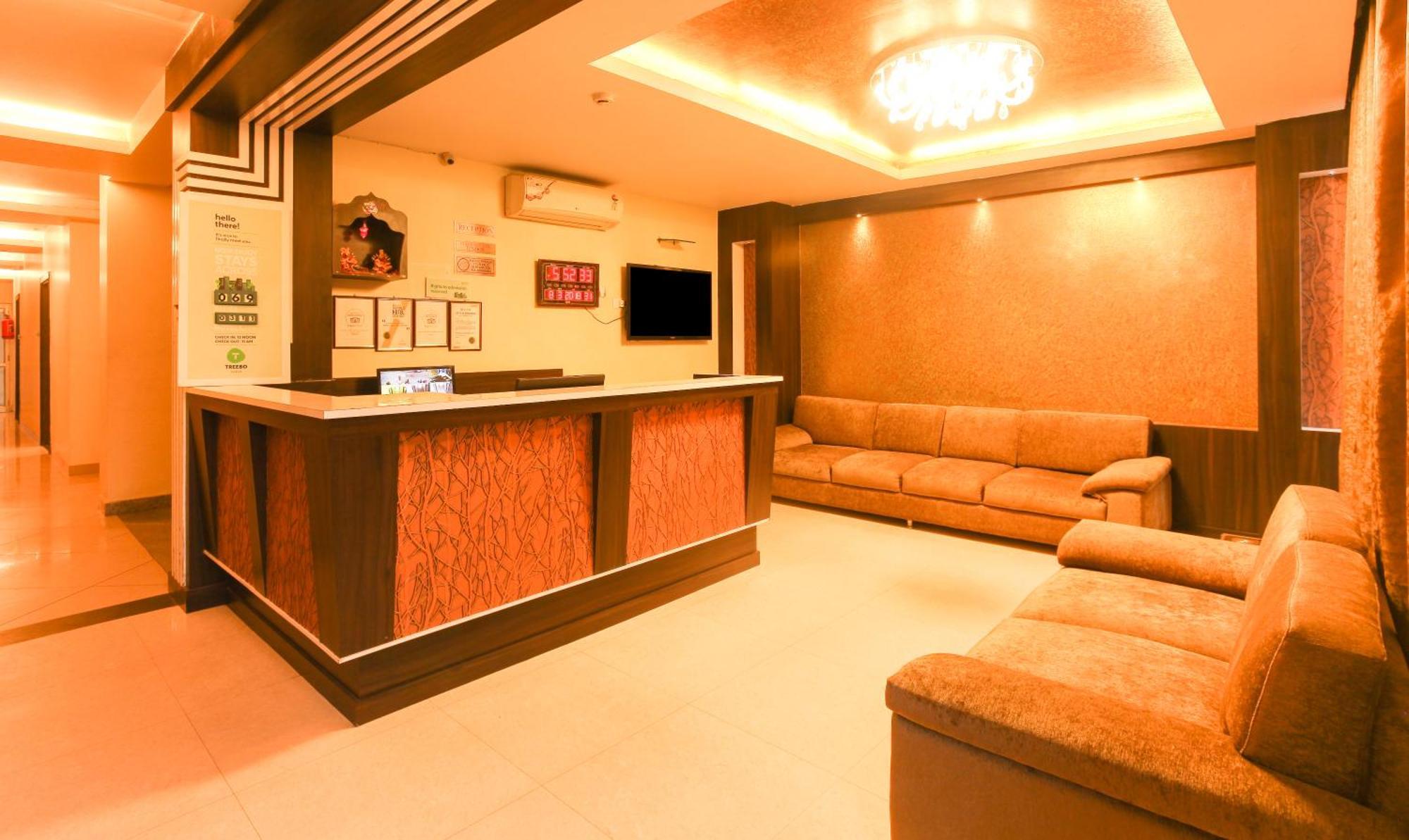 Hotel Janki International 3 Km From Kashi Vishwanath Temple Free Pickup From Railway Station พาราณสี ภายนอก รูปภาพ