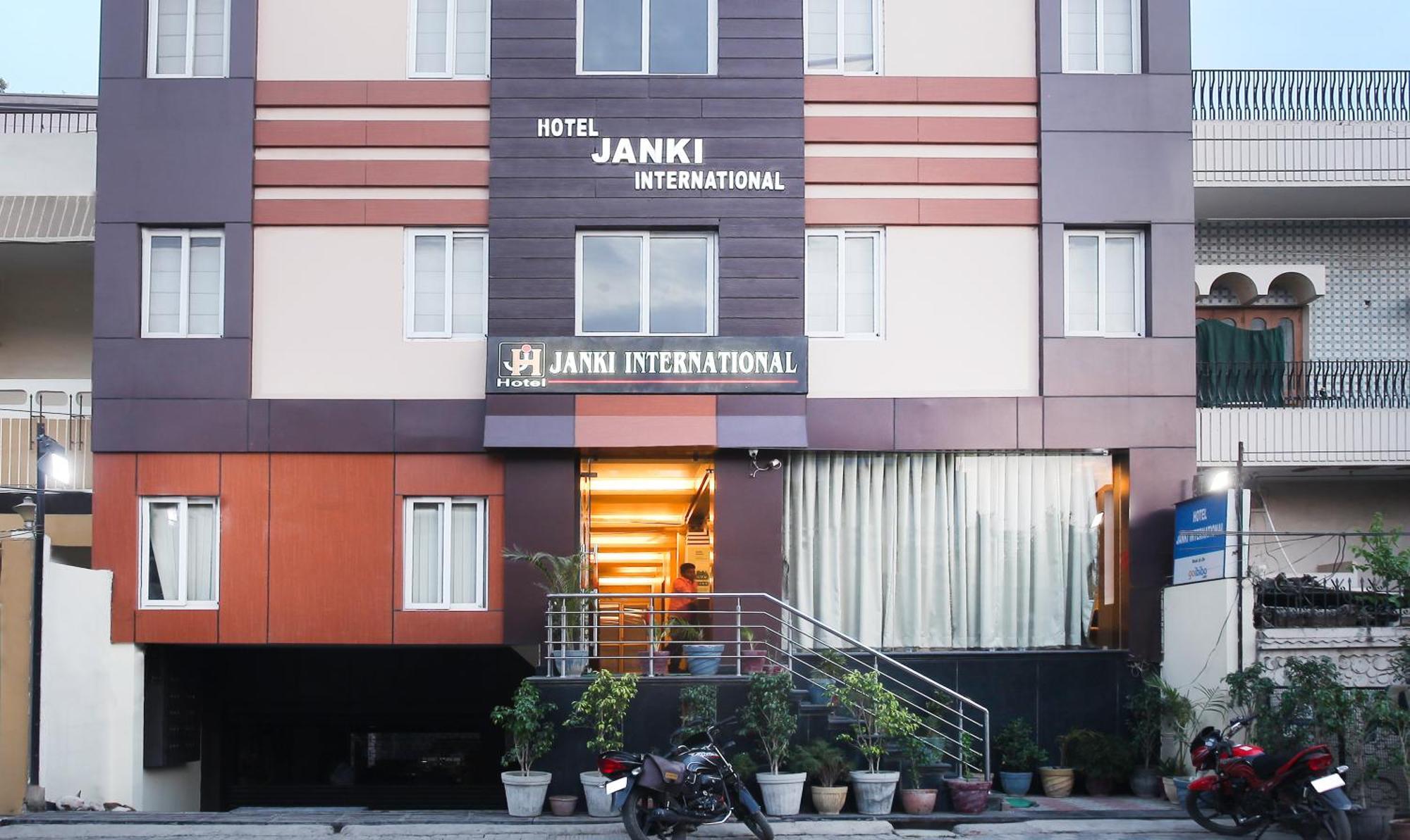 Hotel Janki International 3 Km From Kashi Vishwanath Temple Free Pickup From Railway Station พาราณสี ภายนอก รูปภาพ